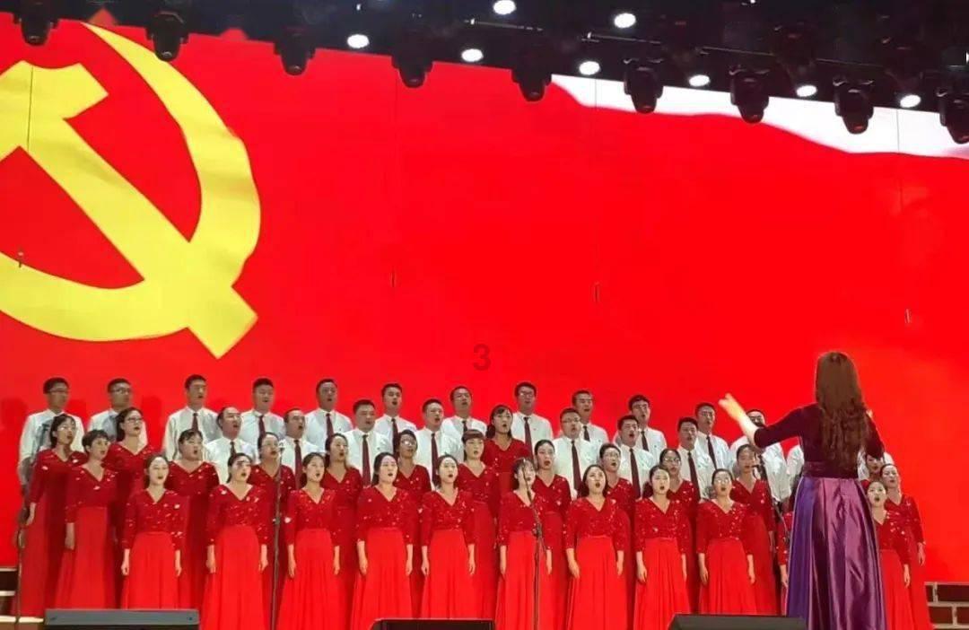 拍海南岛解放纪念照时，邓岳因一事气得要命：他们咋好意思站前面